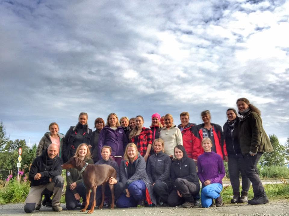 Course group with a Doberman on a practical training weekend